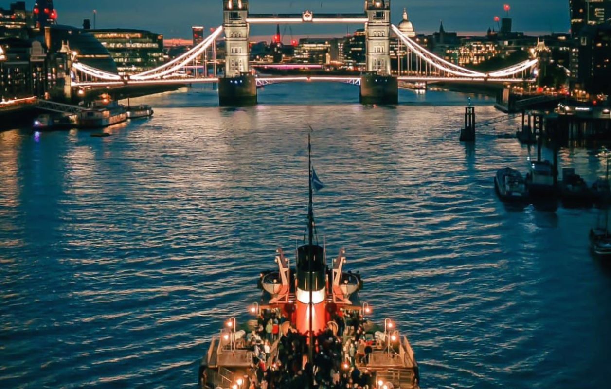 The paddle steamer 'City of London